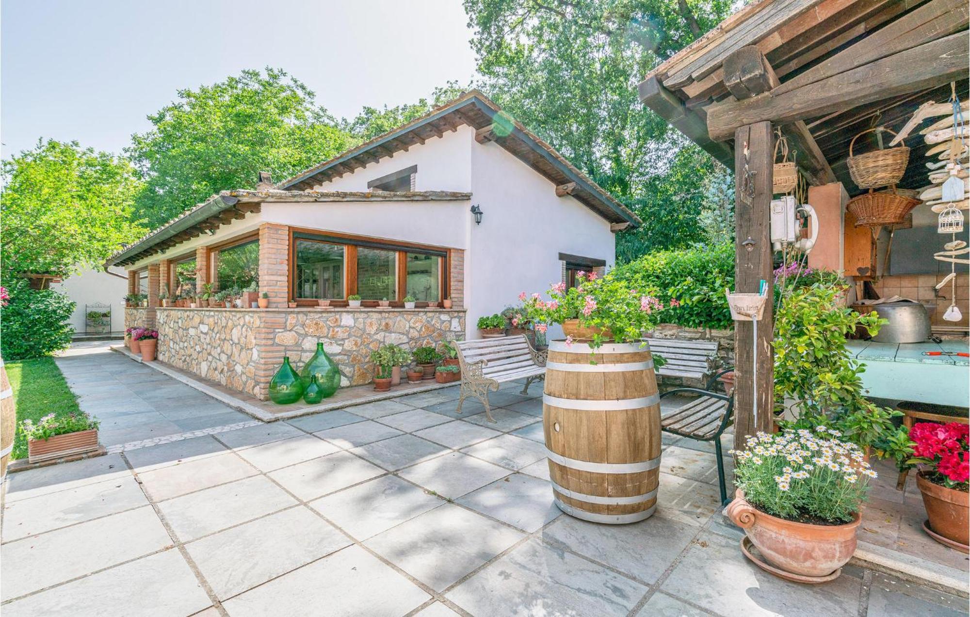 Lovely Home In Orte With House A Panoramic View Exterior foto